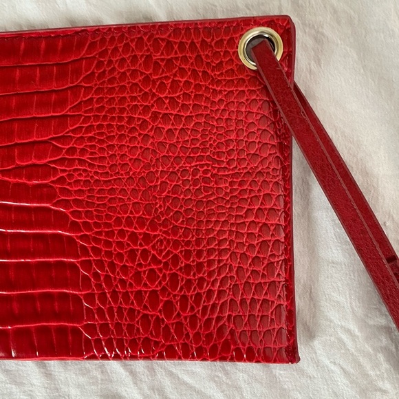 ☘️ Red Leather Wristlet with Side Pocket - Picture 4 of 7